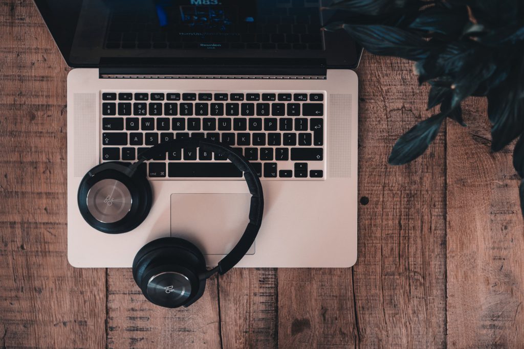 Impacting.org - Chris Wilde - THEIR HEADPHONES DON’T EVEN HAVE WIRES